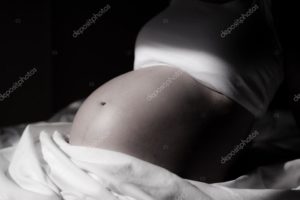 Почему режет живот при беременности