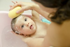 Как часто детям мыть голову