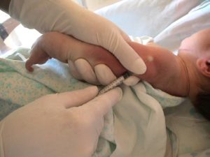 Прививки при рождении в роддоме