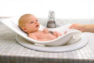 Чем мыть ванночку для новорожденного
