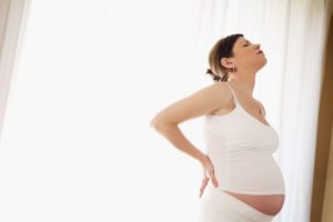 Можно ли наклоняться при беременности на поздних сроках