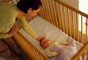 Как укладывать младенца спать в ночь