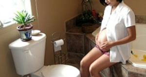 Можно ли сильно тужиться при беременности в туалете