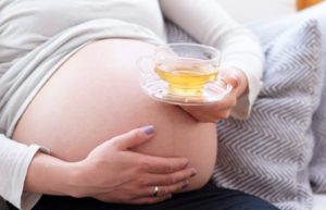 Ромашка при беременности на поздних сроках при простуде
