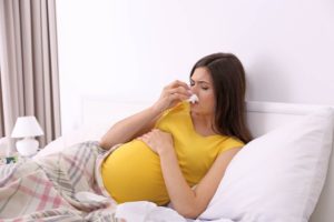 Чем лечить зеленые сопли при беременности 1 триместр