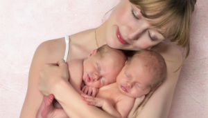 К чему снится беременность и роды двойни