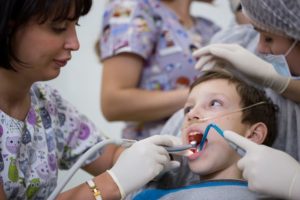 Анестезия при лечении зубов детям