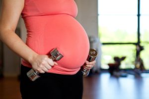 Поднятие тяжестей во время беременности