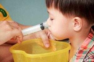 Как ребенку промыть нос ромашкой