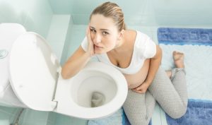 Почему нельзя терпеть в туалет при беременности